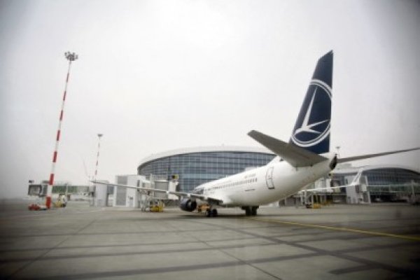 O aeronavă Tarom a ieşit de pe pistă, la aterizare